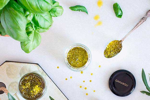 Olivenölperlen, exklusiver Kaviar aus Olivenöl